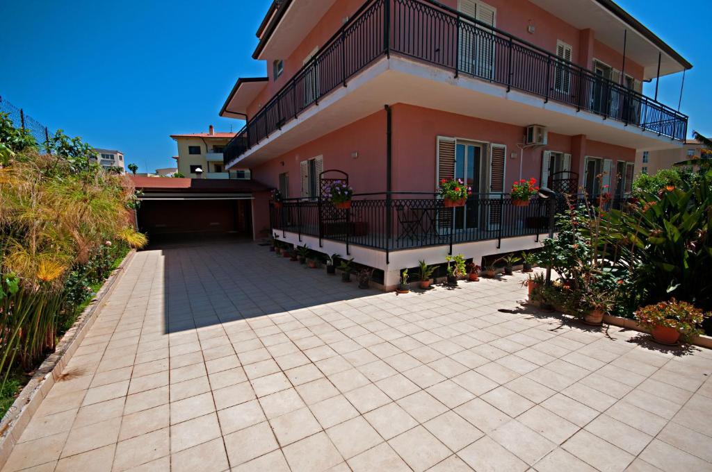 Kosmos Syracuse Exterior foto